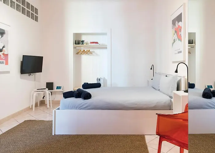 Xenia s - Stylish Colorful Apt- Upbeat & Well-Connected Area